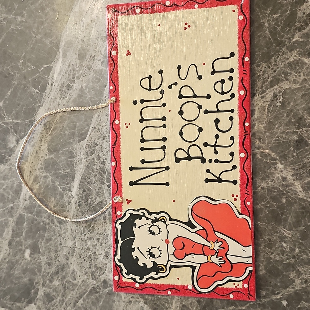 Betty Boop Kitchen Hagging Sign "Nunnie" Means "Grandma"